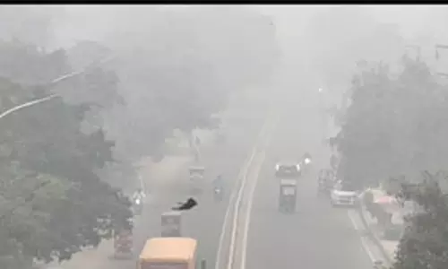 एनसीआर में छाई स्मॉग की चादर, पारे में आई गिरावट, दिल्ली में औसत एक्यूआई 349 एनसीआर में छाई स्मॉग की चादर, पारे में आई गिरावट, दिल्ली में औसत एक्यूआई 349