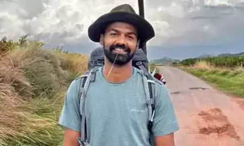 Father हैं सुपरस्टार बेटा करता है खेतों में काम Father हैं सुपरस्टार बेटा करता है खेतों में काम