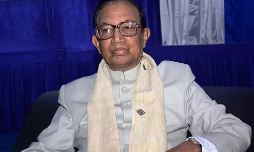 Assam: ध्रुपदी असमिया भाषा पुरस्कार नगेन सैकिया को प्रदान किया Assam: ध्रुपदी असमिया भाषा पुरस्कार नगेन सैकिया को प्रदान किया