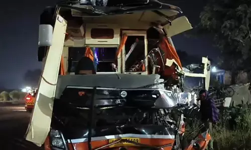 3 की मौत 15 से ज्यादा बाराती घायल, बारात लेकर जा रही बस हादसे का शिकार