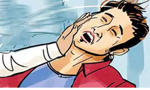 Udaipur: युवक ने बीच सड़क होमगार्ड जवान को पीटा