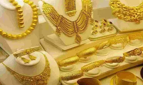 शादी के सीजन में सोने-चांदी की कीमतों में बड़ा बदलाव शादी के सीजन में सोने-चांदी की कीमतों में बड़ा बदलाव
