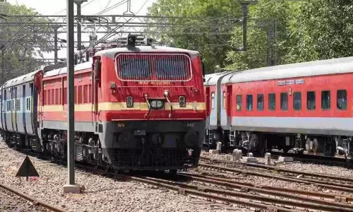 Assam : बोडोलैंड महोत्सव के लिए सांस्कृतिक दलों के साथ दो विशेष रेलगाड़ियां रवाना