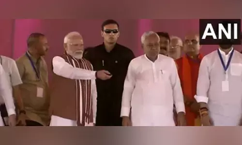 PM Modi ने एम्स की आधारशिला रखी, 12,000 करोड़ रुपये की परियोजनाओं का उद्घाटन किया