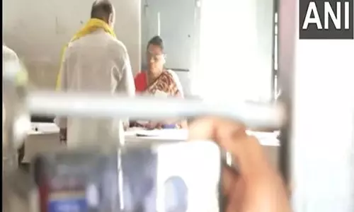 Karnataka: बोम्मई ने शिगगांव में अपना वोट डाला