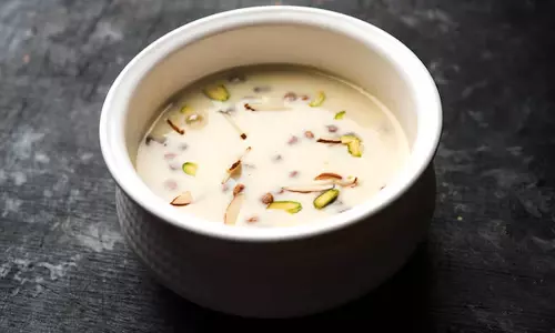 चिरौंजी मखाने की खीर रेसिपी चिरौंजी मखाने की खीर रेसिपी