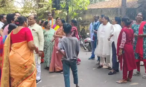 दानी गर्ल्स स्कूल मतदान केंद्र में हंगामा, बीजेपी-कांग्रेस कार्यकर्ता भिड़े