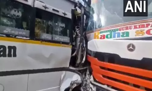 J-K: रियासी में दो बसों की टक्कर में कई तीर्थयात्री घायल