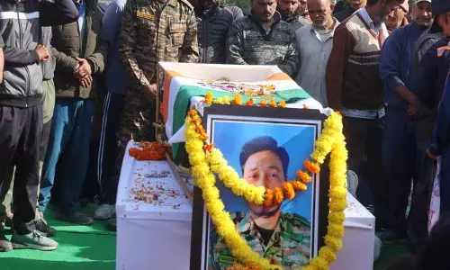 Naib Subedar का पूरे राजकीय और सैन्य सम्मान के साथ अंतिम संस्कार किया