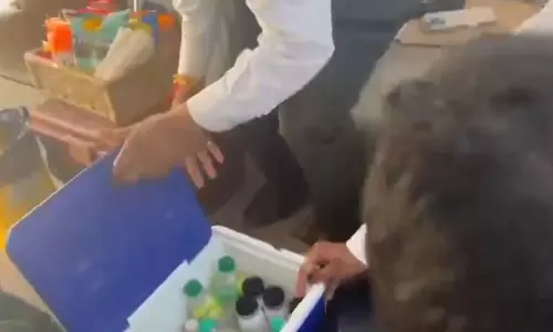 BIG BREAKING: जब पुलिस ग्राउंड हेलीपैड पर मुख्यमंत्री के बैग की जांच की गई...VIDEO