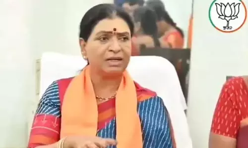 Aruna ने सीएम रेवंत से लैगाचेरल को संबोधित करने का आग्रह किया