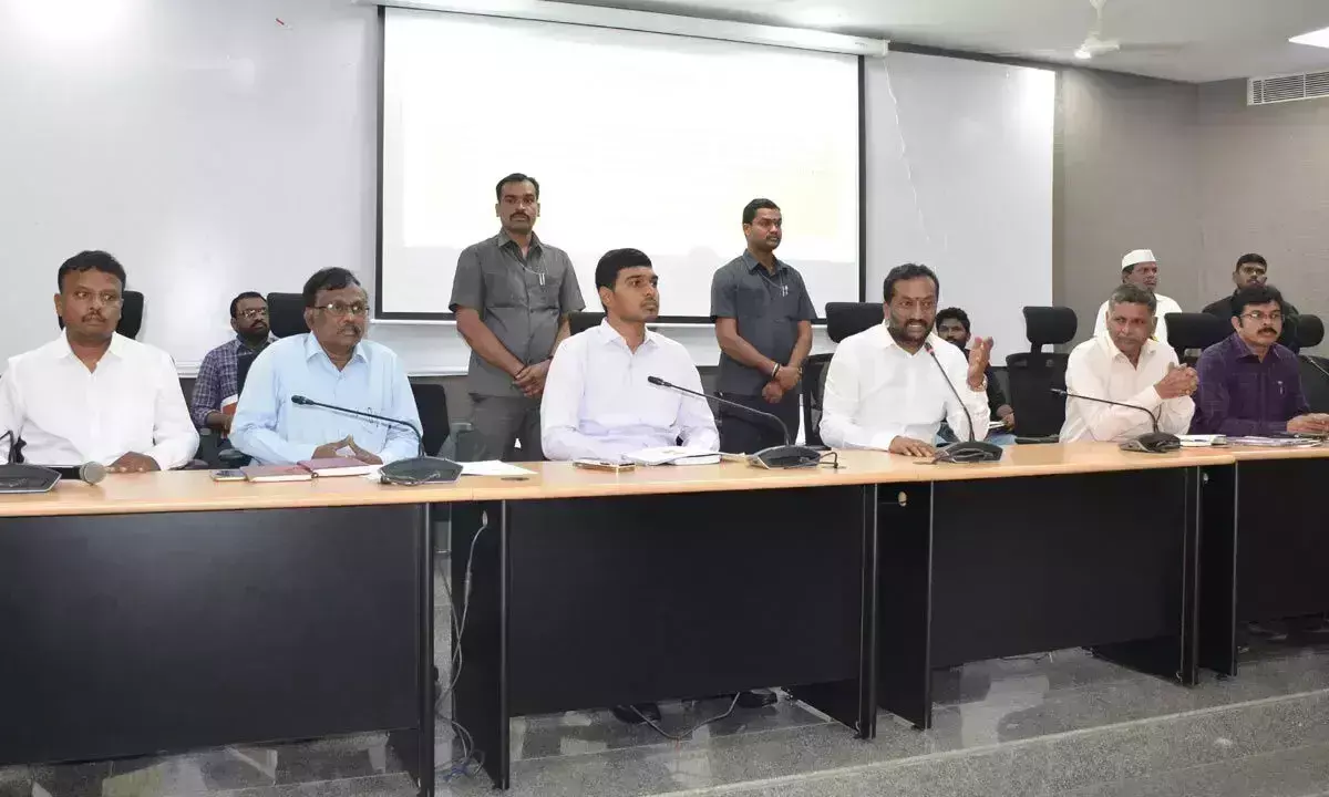 किसानों को कम से कम नुकसान पहुंचाते हुए सूर्यपेट-सिरसिला राष्ट्रीय राजमार्ग बनाने का प्रयास जारी: MP किसानों को कम से कम नुकसान पहुंचाते हुए सूर्यपेट-सिरसिला राष्ट्रीय राजमार्ग बनाने का प्रयास जारी: MP