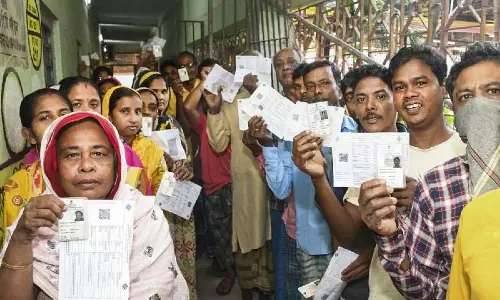Bengal Bypolls: 6 विधानसभा सीटों पर दोपहर 3 बजे तक 59% से अधिक मतदान हुआ Bengal Bypolls: 6 विधानसभा सीटों पर दोपहर 3 बजे तक 59% से अधिक मतदान हुआ