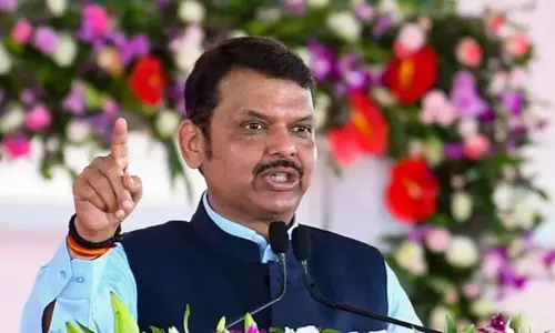 बीजेपी ने बिना नाम लिए उद्धव ठाकरे पर निशाना साधा: Devendra Fadnavis बीजेपी ने बिना नाम लिए उद्धव ठाकरे पर निशाना साधा: Devendra Fadnavis