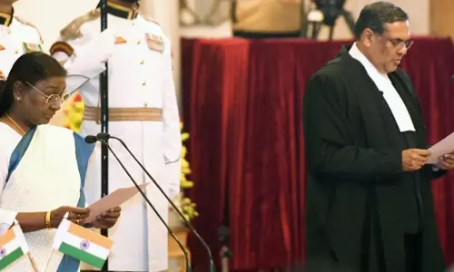 Sikkim : न्यायमूर्ति संजीव खन्ना ने भारत के 51वें मुख्य न्यायाधीश के रूप में शपथ ली Sikkim : न्यायमूर्ति संजीव खन्ना ने भारत के 51वें मुख्य न्यायाधीश के रूप में शपथ ली