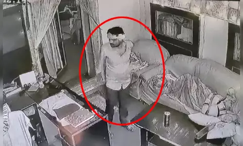 मंदिर को चोरों ने बनाया निशाना, ऐसे सामान किए पार