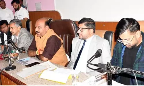 Deputy CM ने प्रमुख सड़क संपर्क परियोजनाओं की समीक्षा की Deputy CM ने प्रमुख सड़क संपर्क परियोजनाओं की समीक्षा की