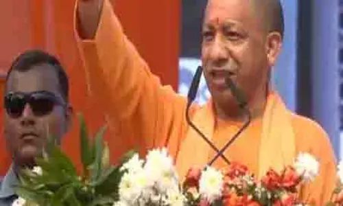 कांग्रेस की चौथी पीढ़ी भी कश्मीर में अनुच्छेद 370 बहाल नहीं कर पाएगी: Yogi Adityanath