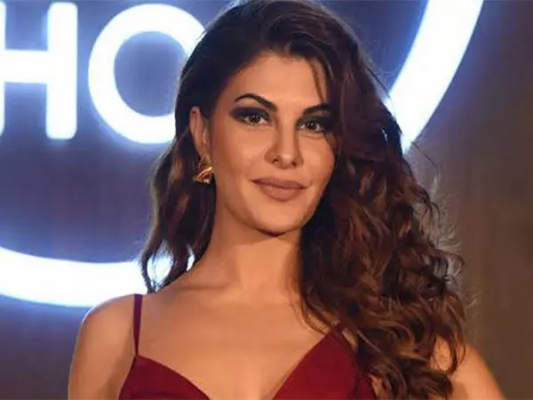 Jacqueline के वकील ने उपहारों के अवैध स्रोत के बारे में अनभिज्ञता का दावा किया