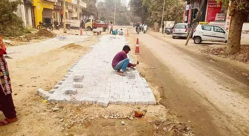 प्रकाश उत्सव का दिन, Nanak Nagari सड़कों और प्रकाश व्यवस्था की समस्या से जूझ रही