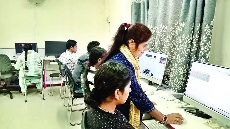 HP: मल्टी मीडिया कम्प्यूटर सेंटर में मिल रही हाइटेक कम्प्यूटर शिक्षा