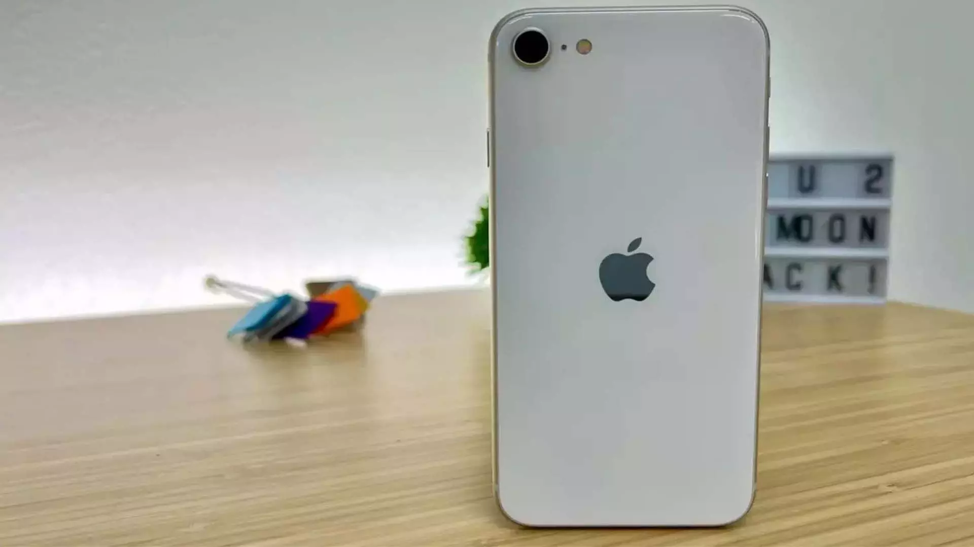 Apple iPhone SE 4 और iPhone 17 Air की अफवाहें