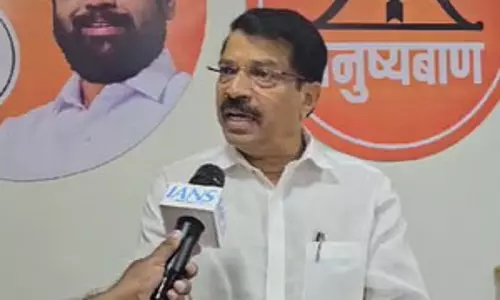 एकनाथ शिंदे की वजह से फोटोग्राफर से वीडियोग्राफर बन गए उद्धव ठाकरे : किरण पावस्कर एकनाथ शिंदे की वजह से फोटोग्राफर से वीडियोग्राफर बन गए उद्धव ठाकरे : किरण पावस्कर