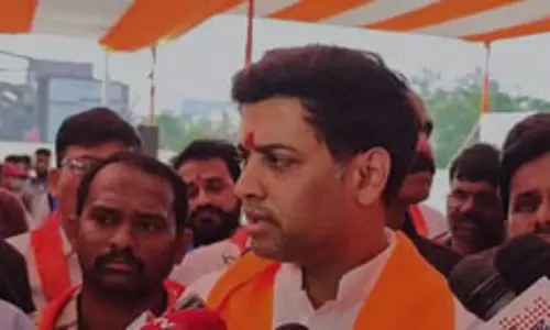 दिंडोशी विधानसभा में बुनियादी सुविधाओं का अभाव, विकास के दावे झूठे : श्रीकांत शिंदे दिंडोशी विधानसभा में बुनियादी सुविधाओं का अभाव, विकास के दावे झूठे : श्रीकांत शिंदे