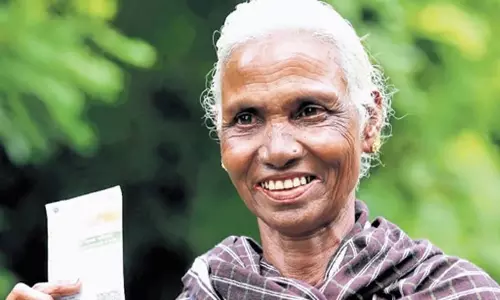 Kerala: सीमाओं और जंगलों के पार एक अनोखा मतदान सत्र एकजुट करता Kerala: सीमाओं और जंगलों के पार एक अनोखा मतदान सत्र एकजुट करता