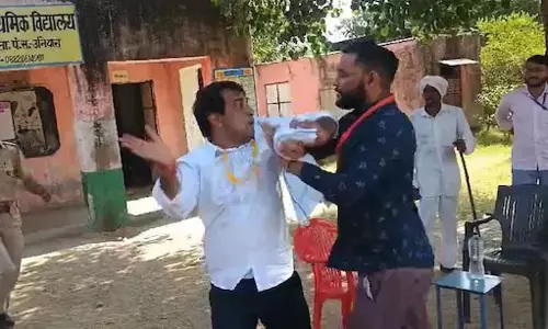 SDM को थप्पड़: आगजनी और पत्थरबाजी...VIDEO, जानें लेटेस्ट अपडेट