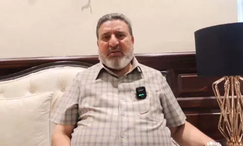 Altaf Bukhari ने बेरोजगारी दूर करने के लिए तत्काल पहल का आह्वान किया Altaf Bukhari ने बेरोजगारी दूर करने के लिए तत्काल पहल का आह्वान किया