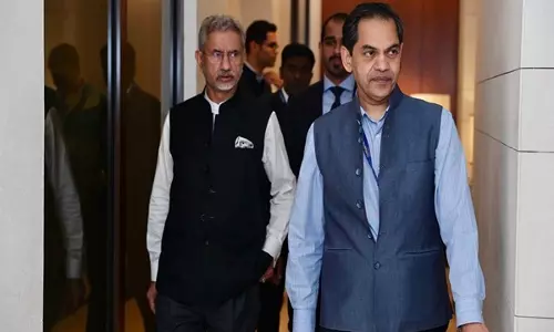 द्विपक्षीय संबंधों को मजबूत करने और सहयोग बढ़ाने के लिए जयशंकर UAE पहुंचे द्विपक्षीय संबंधों को मजबूत करने और सहयोग बढ़ाने के लिए जयशंकर UAE पहुंचे