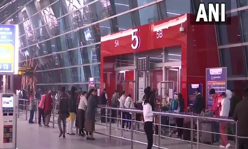 Delhi Airport ने शहर में बढ़ते वायु प्रदूषण के बीच यात्रियों के लिए एडवाइजरी जारी की