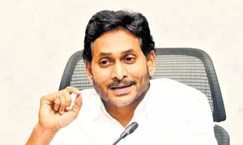 Jagan ने अधूरे वादों के लिए आंध्र प्रदेश सरकार की आलोचना की Jagan ने अधूरे वादों के लिए आंध्र प्रदेश सरकार की आलोचना की