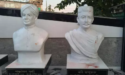 Siliguri में गुंडों ने स्वतंत्रता सेनानियों की प्रतिमाओं को बनाया निशाना