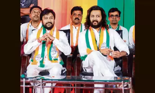 Mumbai : लातूर में भाजपा के खिलाफ कांग्रेस की राह कठिन Mumbai : लातूर में भाजपा के खिलाफ कांग्रेस की राह कठिन