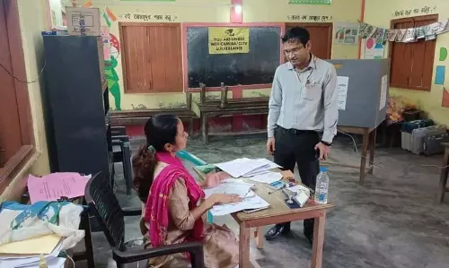 Assam DEO: धोलाई में उपचुनाव की तैयारियों का निरीक्षण किया