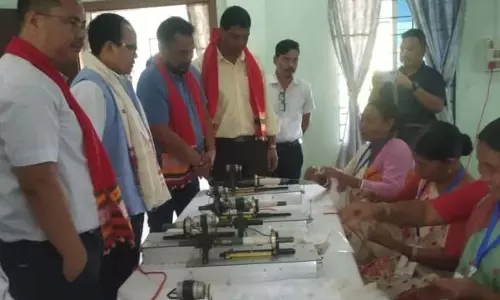 Karbi Anglong: महिलाओं के लिए एरी स्पिनिंग प्रशिक्षण का आयोजन Karbi Anglong: महिलाओं के लिए एरी स्पिनिंग प्रशिक्षण का आयोजन