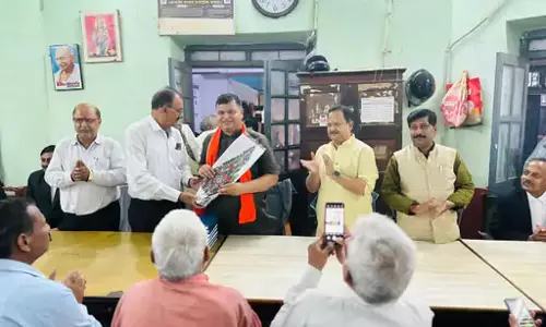 केंद्रीय मंत्री चर्चा में, बार एसोसिएशन में सीलिंग फैन का उद्घाटन करने पहुंचे केंद्रीय मंत्री चर्चा में, बार एसोसिएशन में सीलिंग फैन का उद्घाटन करने पहुंचे