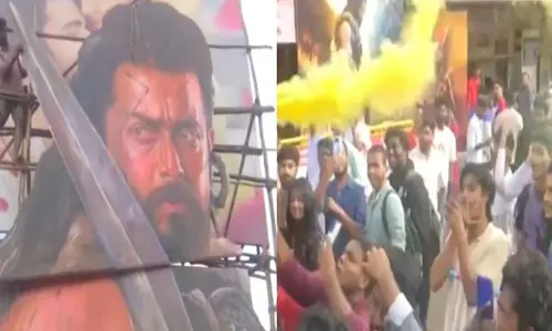 सूर्या की कांगुवा रिलीज ने Chennai में प्रशंसकों के बीच उन्मादी जश्न मनाया सूर्या की कांगुवा रिलीज ने Chennai में प्रशंसकों के बीच उन्मादी जश्न मनाया