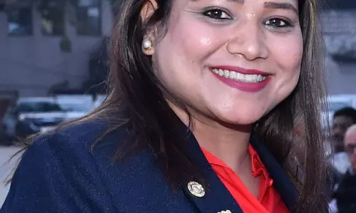 निशुल्क योगा क्लास लॉफिंग थेरेपी का आयोजन 18 से 30 नवंबर तक निशुल्क योगा क्लास लॉफिंग थेरेपी का आयोजन 18 से 30 नवंबर तक