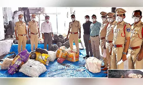 Telangana: एंटी नारकोटिक्स ब्यूरो ने 7.17 करोड़ रुपये की नशीली दवाएं नष्ट कीं Telangana: एंटी नारकोटिक्स ब्यूरो ने 7.17 करोड़ रुपये की नशीली दवाएं नष्ट कीं