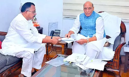 Telangana: नागरकुर्नूल सांसद ने रक्षा मंत्री से मुलाकात की Telangana: नागरकुर्नूल सांसद ने रक्षा मंत्री से मुलाकात की