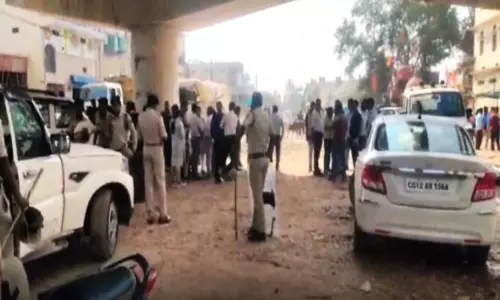 मंदिर के स्थानांतरण का विरोध, भारी संख्या में फोर्स तैनात मंदिर के स्थानांतरण का विरोध, भारी संख्या में फोर्स तैनात