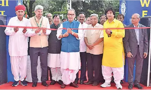 रक्षा मामलों की संसदीय स्थायी समिति ने DRDL का दौरा किया रक्षा मामलों की संसदीय स्थायी समिति ने DRDL का दौरा किया