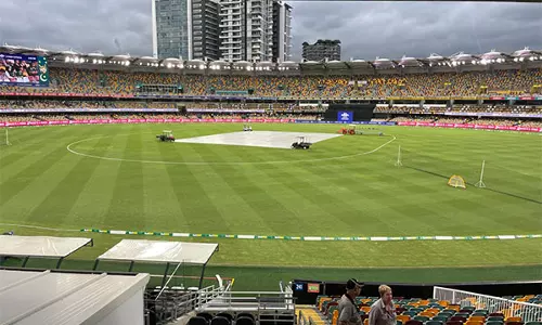 Australia-Pakistan के बीच गाबा में पहला टी20 मैच बिजली गिरने के कारण विलंबित हुआ Australia-Pakistan के बीच गाबा में पहला टी20 मैच बिजली गिरने के कारण विलंबित हुआ