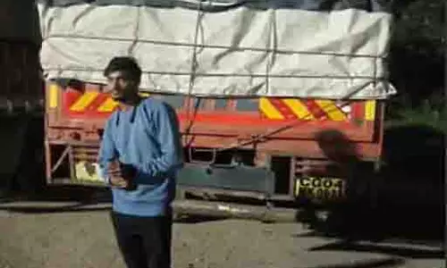 बिना बिल के लाखों की गुटखा सप्लाई, ट्रक पकड़ाया