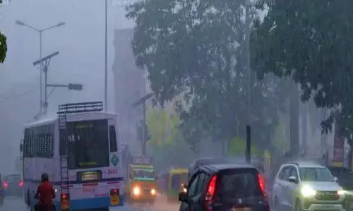 Kerala में आज बारिश का अलर्ट, 8 जिलों में येलो अलर्ट, सबरीमाला में बादल छाए रहने की संभावना Kerala में आज बारिश का अलर्ट, 8 जिलों में येलो अलर्ट, सबरीमाला में बादल छाए रहने की संभावना