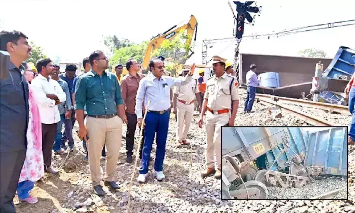 Peddapalli में मालगाड़ी पटरी से उतरी, सेवाएं बाधित Peddapalli में मालगाड़ी पटरी से उतरी, सेवाएं बाधित