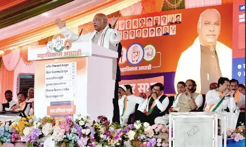 उत्तम ने महाराष्ट्र चुनाव के लिए प्रचार किया, मतदाताओं से MVA को सत्ता में लाने की अपील की उत्तम ने महाराष्ट्र चुनाव के लिए प्रचार किया, मतदाताओं से MVA को सत्ता में लाने की अपील की